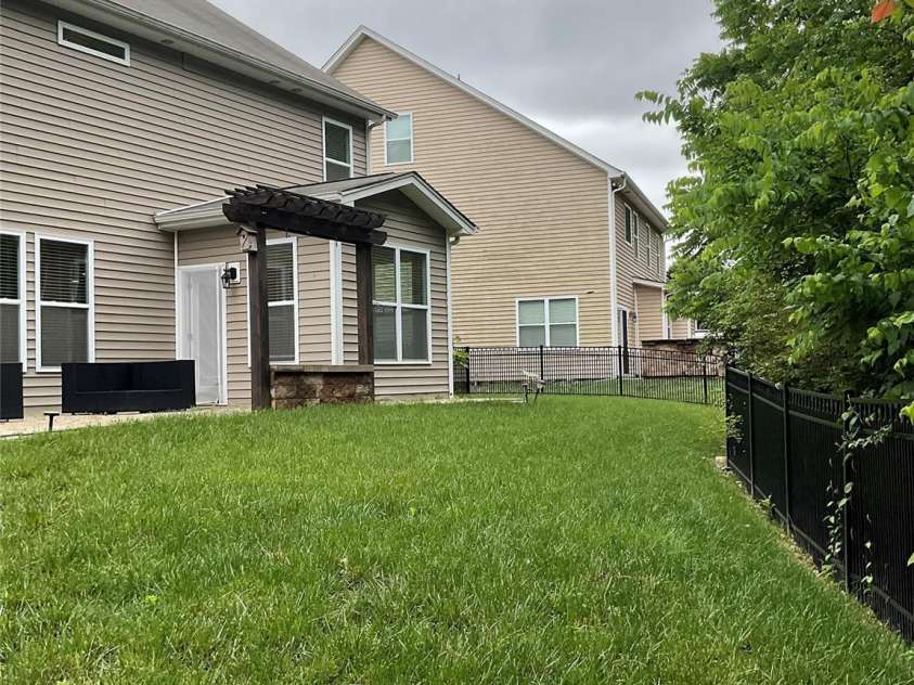 10817 Bere Island Drive, Charlotte, NC 28278.  MLS# CAR4256384, YatesRealty ID 16569. 