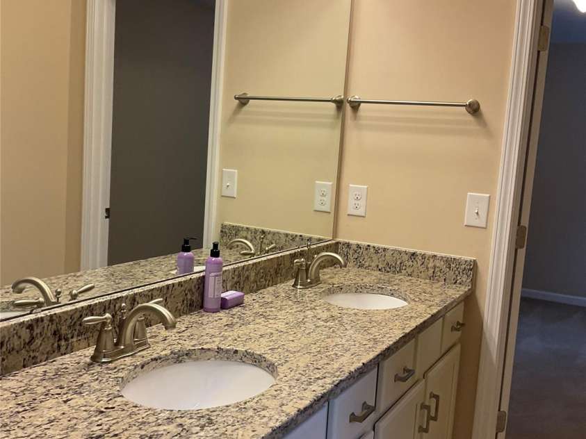 10817 Bere Island Drive, Charlotte, NC 28278.  MLS# CAR4256384, YatesRealty ID 16569. 