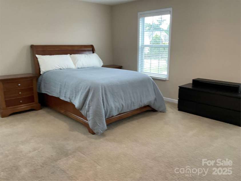 10817 Bere Island Drive, Charlotte, NC 28278.  MLS# CAR4256384, YatesRealty ID 16569. 