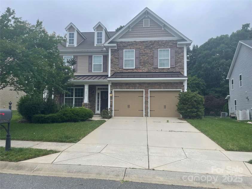 10817 Bere Island Drive, Charlotte, NC 28278.  MLS# CAR4256384, YatesRealty ID 16569. 