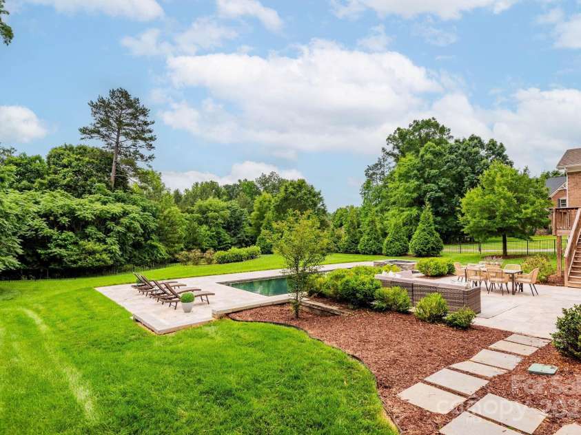 3009 Ocaso Court, Matthews, NC 28104.  MLS# CAR4264025, YatesRealty ID 16570. 