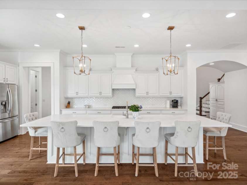 435 Galbreath Court, Fort Mill, SC 29708.  MLS# CAR4261565, YatesRealty ID 16571. 13 foot Island