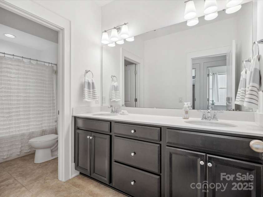 435 Galbreath Court, Fort Mill, SC 29708.  MLS# CAR4261565, YatesRealty ID 16571. 3rd Bath