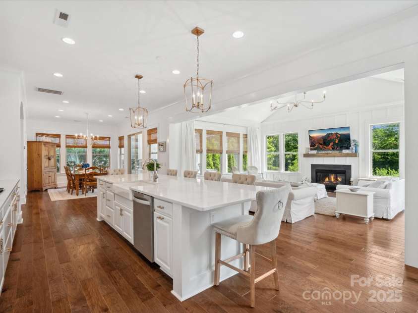 435 Galbreath Court, Fort Mill, SC 29708.  MLS# CAR4261565, YatesRealty ID 16571. Great for entertaining