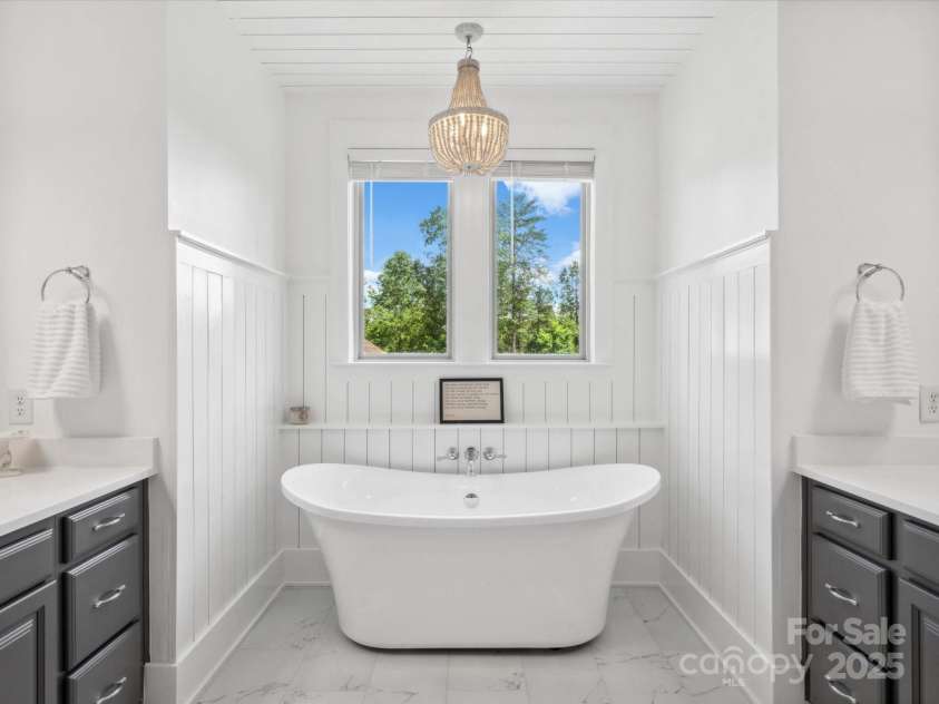 435 Galbreath Court, Fort Mill, SC 29708.  MLS# CAR4261565, YatesRealty ID 16571. Primary bathroom stand alone tub