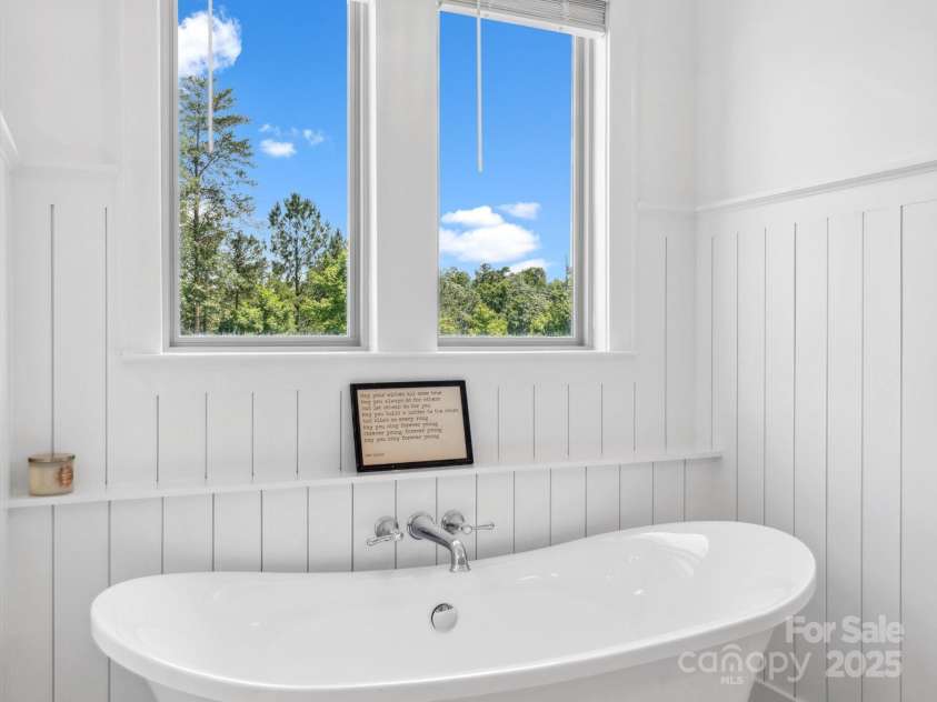 435 Galbreath Court, Fort Mill, SC 29708.  MLS# CAR4261565, YatesRealty ID 16571. Primary bathroom stand alone tub