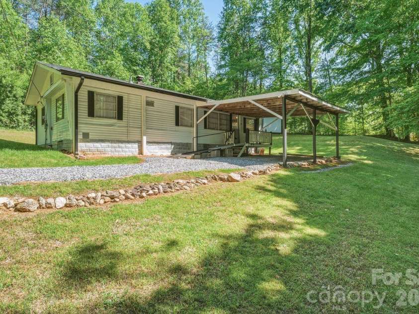 3823 Hickory Highway, Statesville, NC 28677.  MLS# CAR4375507, YatesRealty ID 16572. 