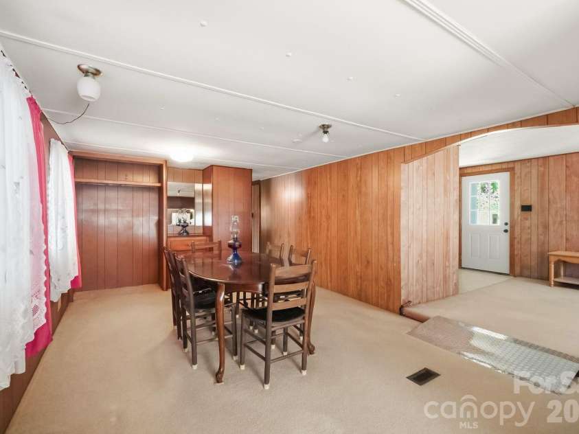 3823 Hickory Highway, Statesville, NC 28677.  MLS# CAR4375507, YatesRealty ID 16572. 