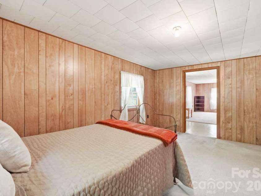 3823 Hickory Highway, Statesville, NC 28677.  MLS# CAR4375507, YatesRealty ID 16572. 