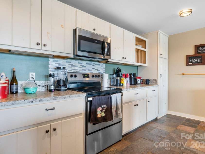 5063 Dysartsville Road, Morganton, NC 28655.  MLS# CAR4260262, YatesRealty ID 16572. 