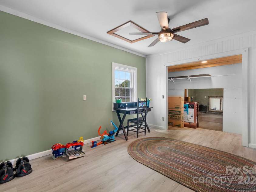 5063 Dysartsville Road, Morganton, NC 28655.  MLS# CAR4260262, YatesRealty ID 16572. 