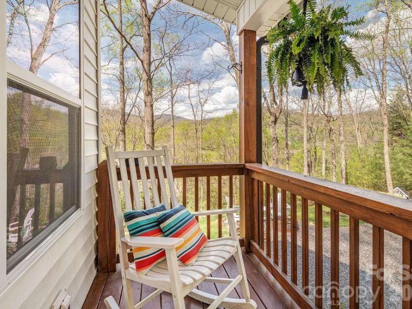 343 Garren Creek Road, Fairview, NC 28730.  MLS# CAR4362044, YatesRealty ID 16574. 