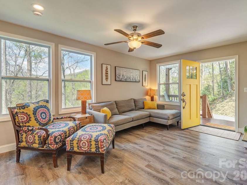 343 Garren Creek Road, Fairview, NC 28730.  MLS# CAR4362044, YatesRealty ID 16574. 