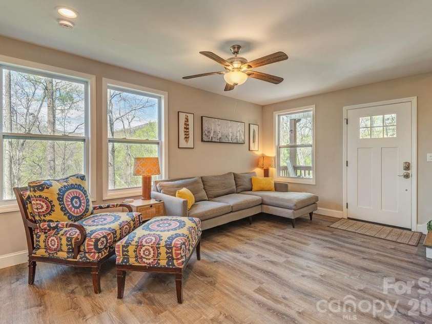 343 Garren Creek Road, Fairview, NC 28730.  MLS# CAR4362044, YatesRealty ID 16574. 