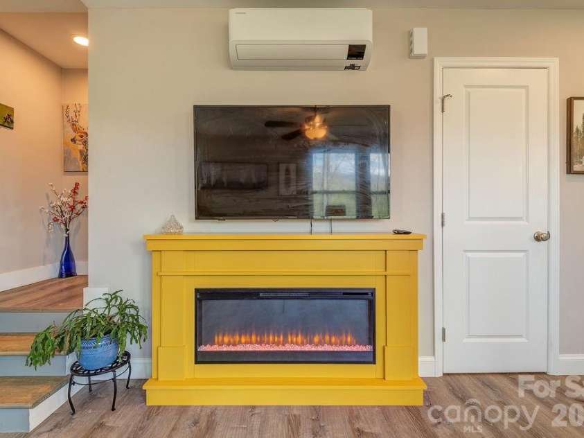 343 Garren Creek Road, Fairview, NC 28730.  MLS# CAR4362044, YatesRealty ID 16574. 