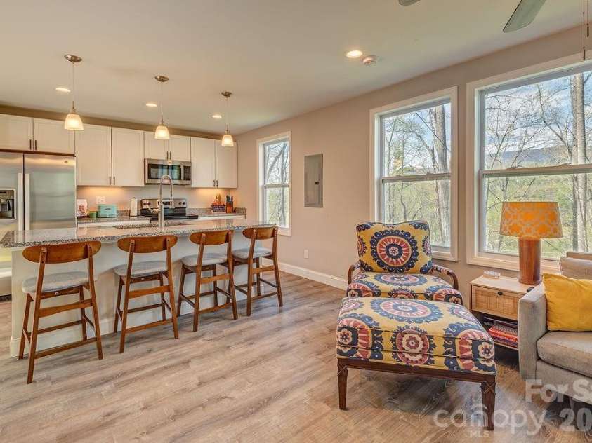 343 Garren Creek Road, Fairview, NC 28730.  MLS# CAR4362044, YatesRealty ID 16574. 