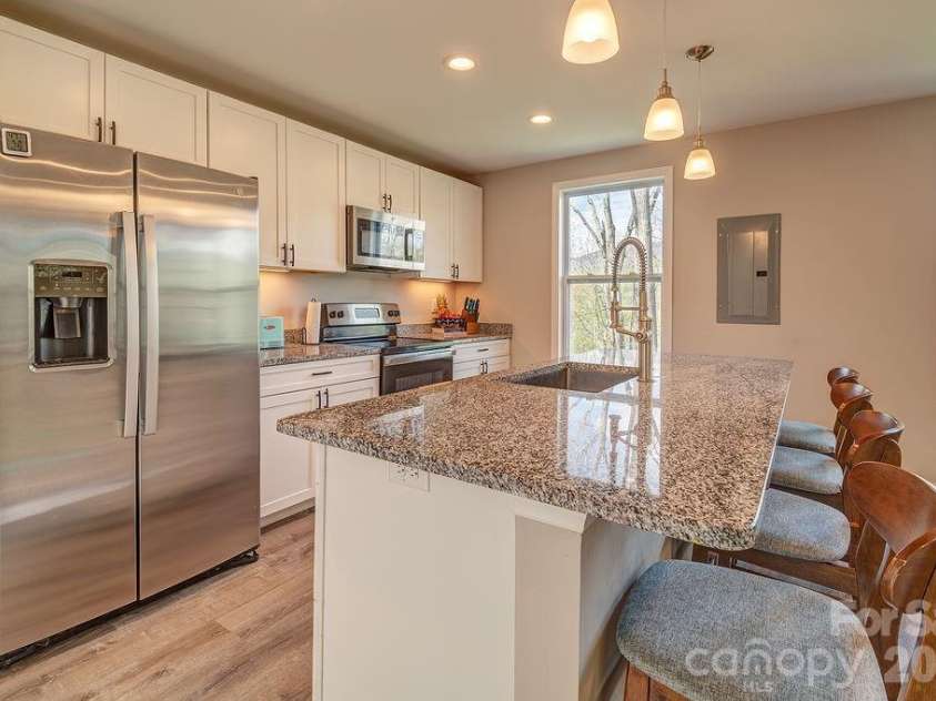 343 Garren Creek Road, Fairview, NC 28730.  MLS# CAR4362044, YatesRealty ID 16574. 