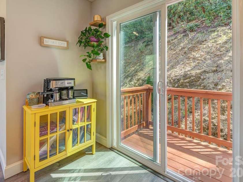 343 Garren Creek Road, Fairview, NC 28730.  MLS# CAR4362044, YatesRealty ID 16574. 