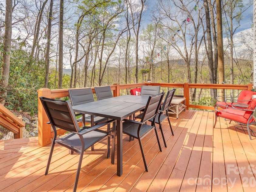 343 Garren Creek Road, Fairview, NC 28730.  MLS# CAR4362044, YatesRealty ID 16574. 