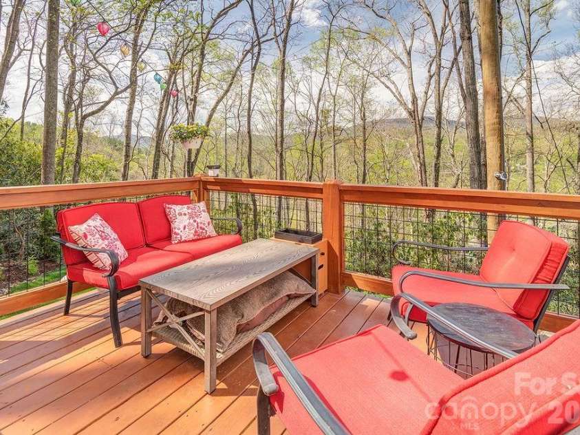343 Garren Creek Road, Fairview, NC 28730.  MLS# CAR4362044, YatesRealty ID 16574. 