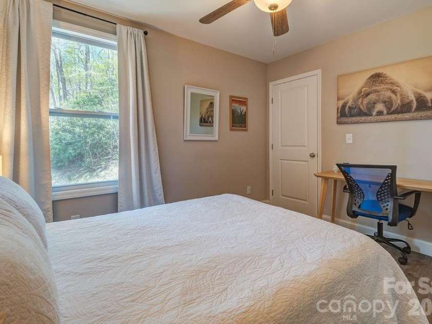 343 Garren Creek Road, Fairview, NC 28730.  MLS# CAR4362044, YatesRealty ID 16574. 