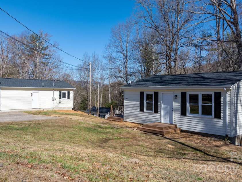 3992 / 3996 Dug Hill Road, Lenoir, NC 28645.  MLS# CAR4236020, YatesRealty ID 16576. 