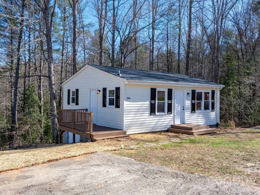 3992 / 3996 Dug Hill Road, Lenoir, NC 28645.  MLS# CAR4236020, YatesRealty ID 16576. 