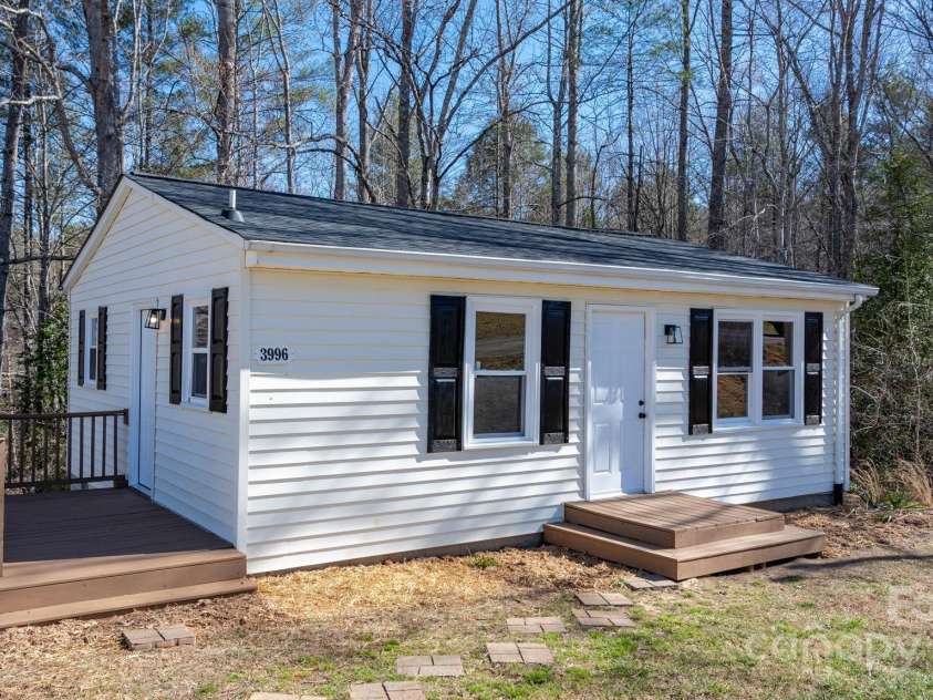 3992 / 3996 Dug Hill Road, Lenoir, NC 28645.  MLS# CAR4236020, YatesRealty ID 16576. 