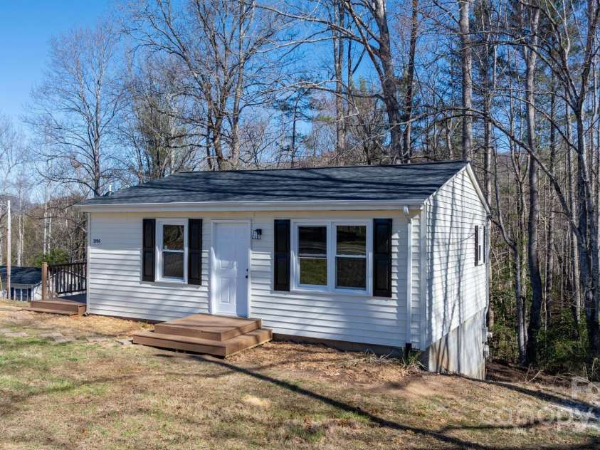 3992 / 3996 Dug Hill Road, Lenoir, NC 28645.  MLS# CAR4236020, YatesRealty ID 16576. 