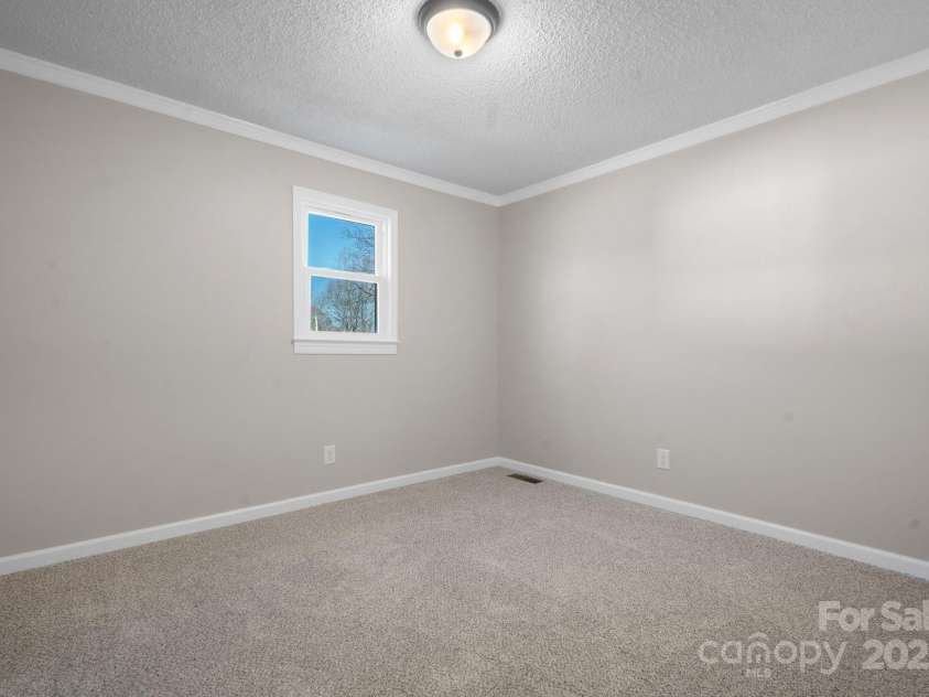 3992 / 3996 Dug Hill Road, Lenoir, NC 28645.  MLS# CAR4236020, YatesRealty ID 16576. 