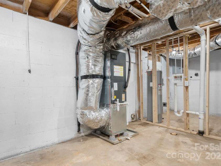 3992 / 3996 Dug Hill Road, Lenoir, NC 28645.  MLS# CAR4236020, YatesRealty ID 16576. 