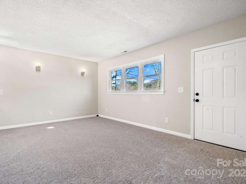 3992 / 3996 Dug Hill Road, Lenoir, NC 28645.  MLS# CAR4236020, YatesRealty ID 16576. 