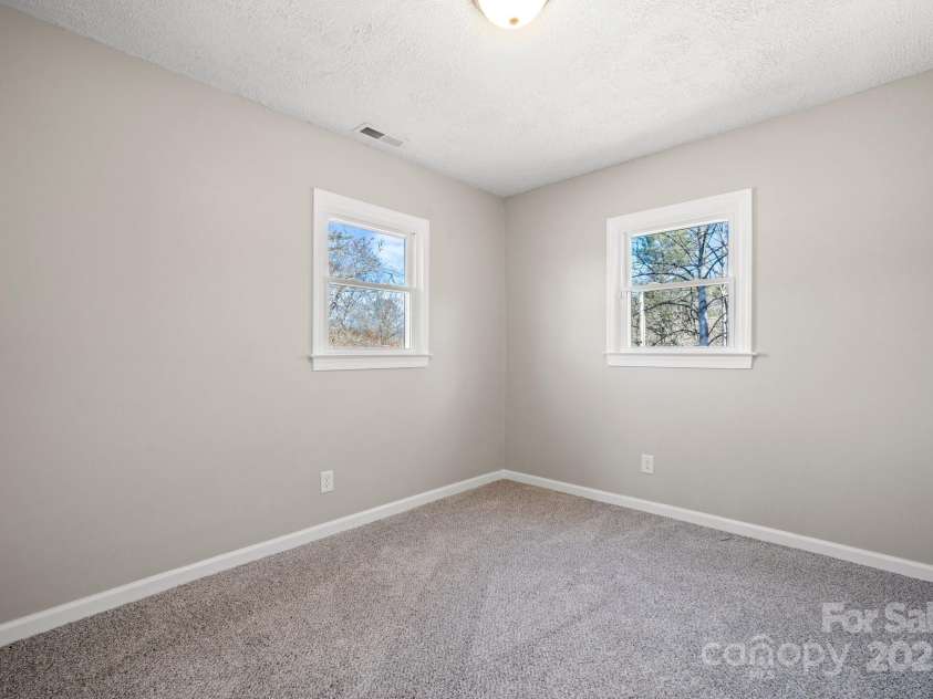 3992 / 3996 Dug Hill Road, Lenoir, NC 28645.  MLS# CAR4236020, YatesRealty ID 16576. 