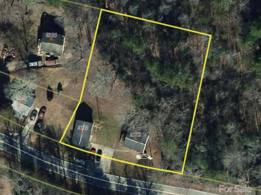 3992 / 3996 Dug Hill Road, Lenoir, NC 28645.  MLS# CAR4236020, YatesRealty ID 16576. 