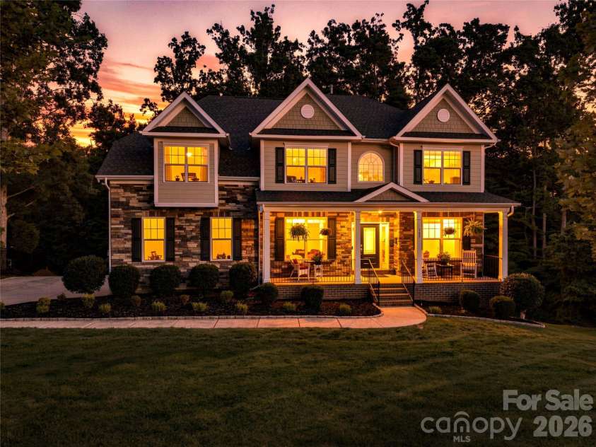 109 Athens Court, Mooresville, NC 28115.  MLS# CAR4413140, YatesRealty ID 16577. 