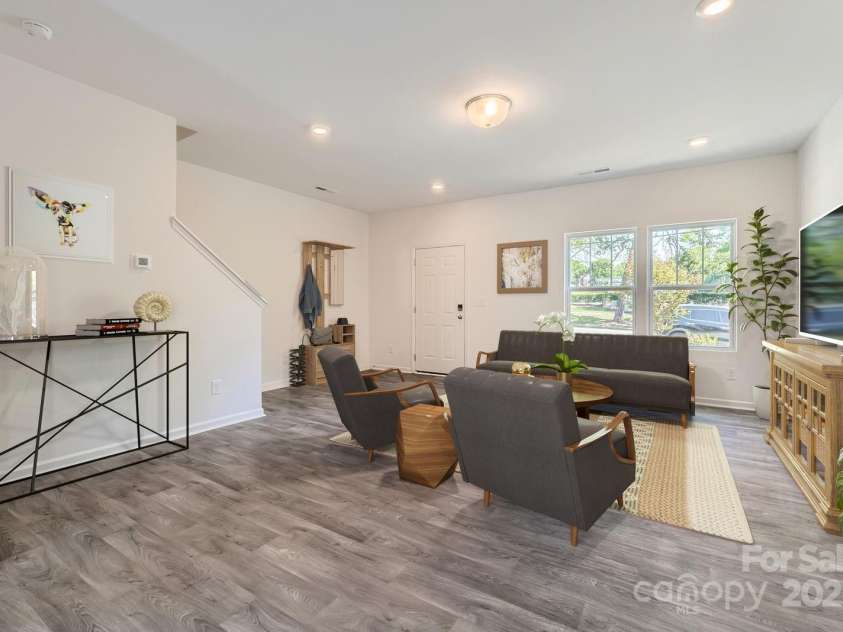 3015 Howell Mill Road, Charlotte, NC 28208.  MLS# CAR4249873, YatesRealty ID 16577. 