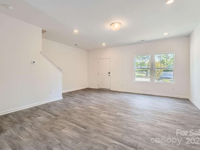 3015 Howell Mill Road, Charlotte, NC 28208.  MLS# CAR4249873, YatesRealty ID 16577. 