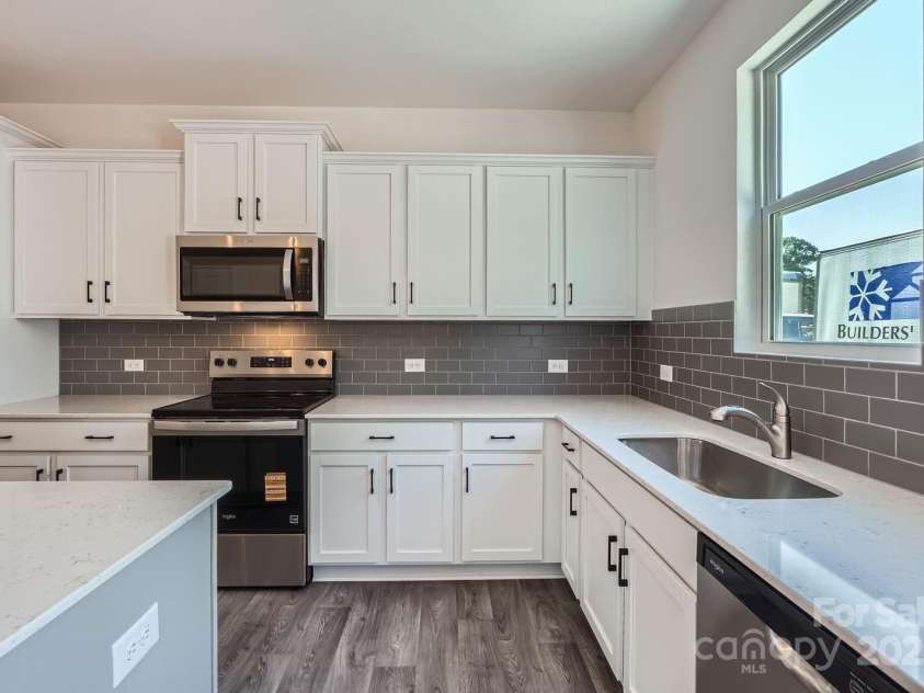 3015 Howell Mill Road, Charlotte, NC 28208.  MLS# CAR4249873, YatesRealty ID 16577. 