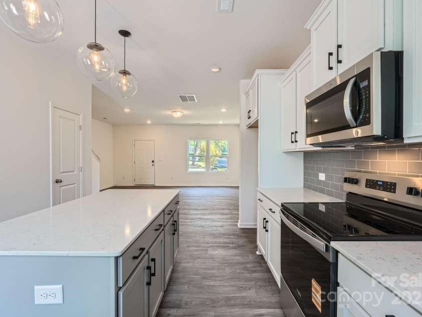 3015 Howell Mill Road, Charlotte, NC 28208.  MLS# CAR4249873, YatesRealty ID 16577. 