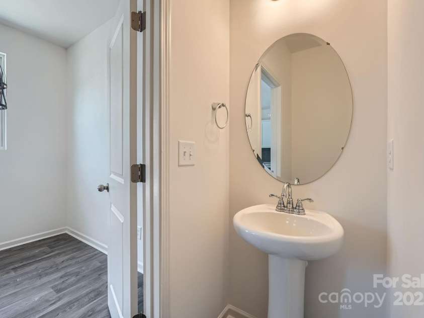 3015 Howell Mill Road, Charlotte, NC 28208.  MLS# CAR4249873, YatesRealty ID 16577. 