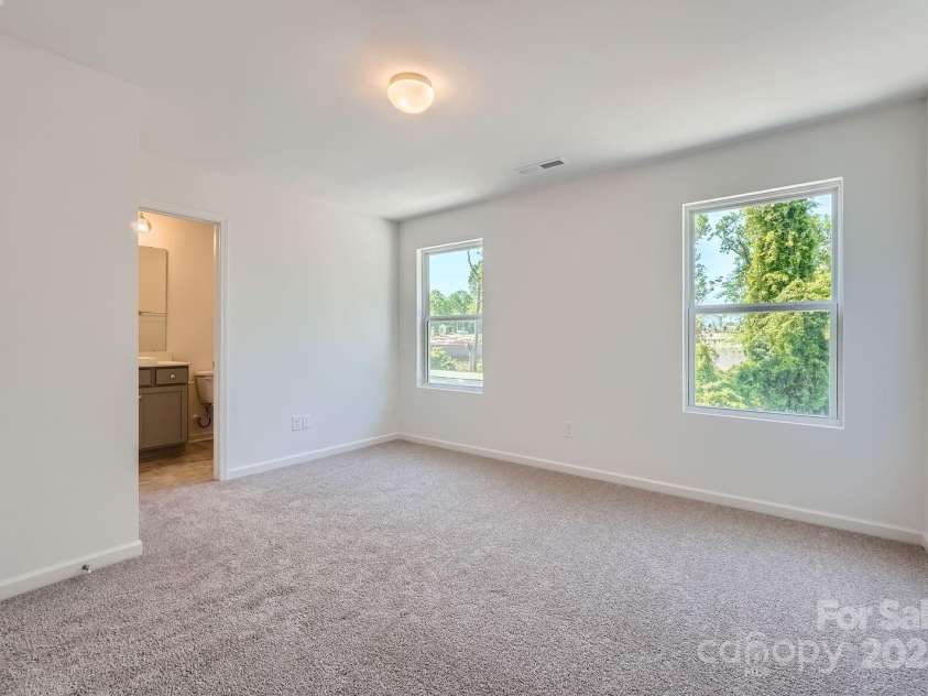 3015 Howell Mill Road, Charlotte, NC 28208.  MLS# CAR4249873, YatesRealty ID 16577. 