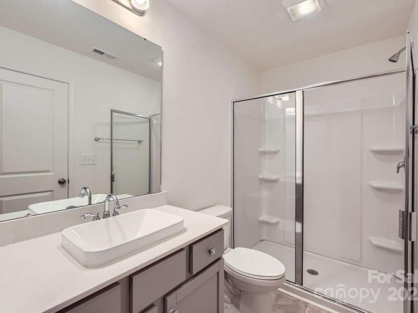 3015 Howell Mill Road, Charlotte, NC 28208.  MLS# CAR4249873, YatesRealty ID 16577. 