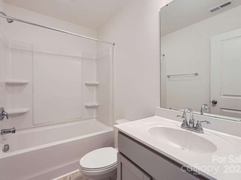 3015 Howell Mill Road, Charlotte, NC 28208.  MLS# CAR4249873, YatesRealty ID 16577. 