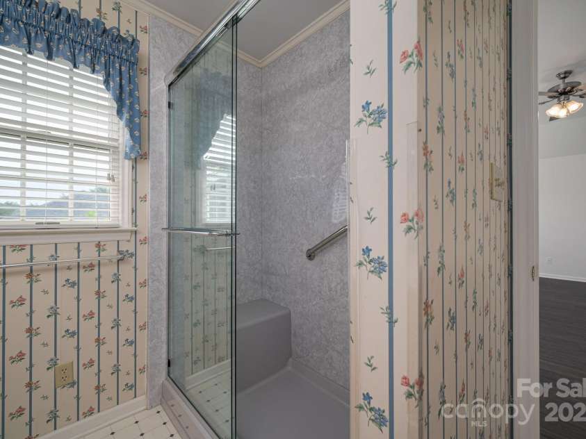 1909 Wexford Court, Gastonia, NC 28054.  MLS# CAR4259182, YatesRealty ID 16578. 