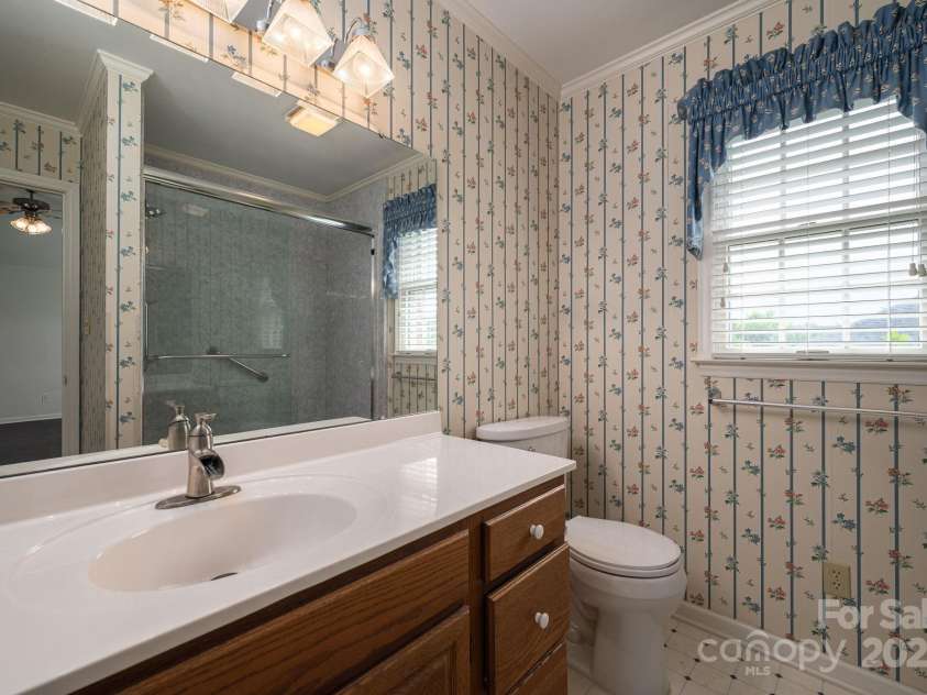 1909 Wexford Court, Gastonia, NC 28054.  MLS# CAR4259182, YatesRealty ID 16578. 
