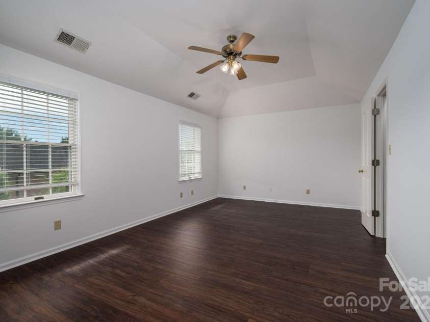1909 Wexford Court, Gastonia, NC 28054.  MLS# CAR4259182, YatesRealty ID 16578. 