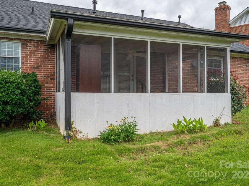 1909 Wexford Court, Gastonia, NC 28054.  MLS# CAR4259182, YatesRealty ID 16578. 