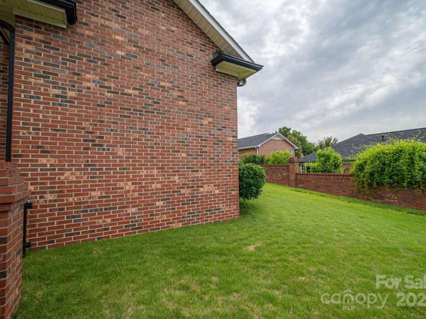 1909 Wexford Court, Gastonia, NC 28054.  MLS# CAR4259182, YatesRealty ID 16578. 