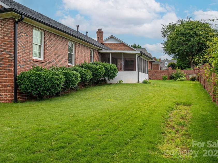 1909 Wexford Court, Gastonia, NC 28054.  MLS# CAR4259182, YatesRealty ID 16578. 