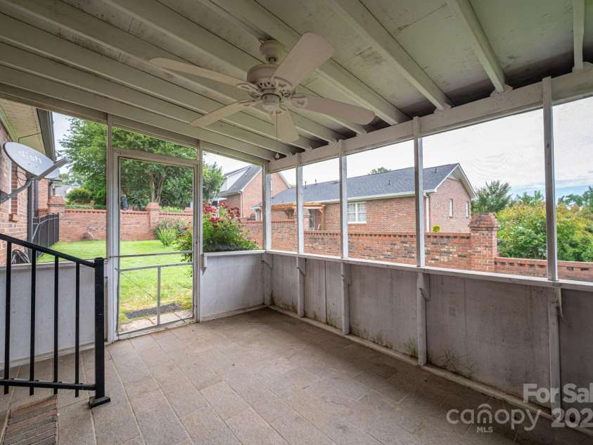 1909 Wexford Court, Gastonia, NC 28054.  MLS# CAR4259182, YatesRealty ID 16578. 